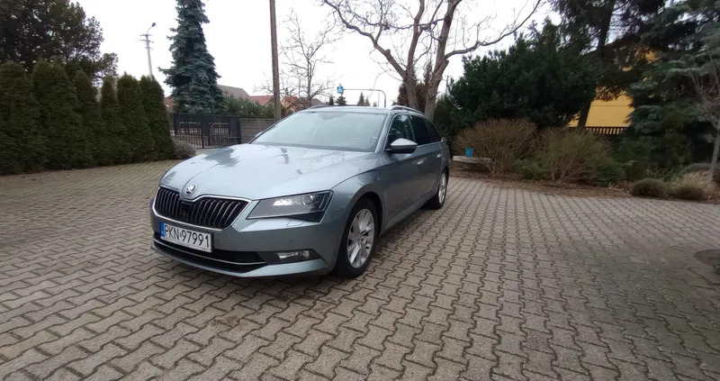 Skoda Superb cena 64900 przebieg: 223300, rok produkcji 2016 z Ślesin małe 172